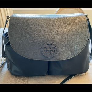 Tory Burch Thea Baby Bag- Black- EUC- Comes with brand new changing pad 🤩